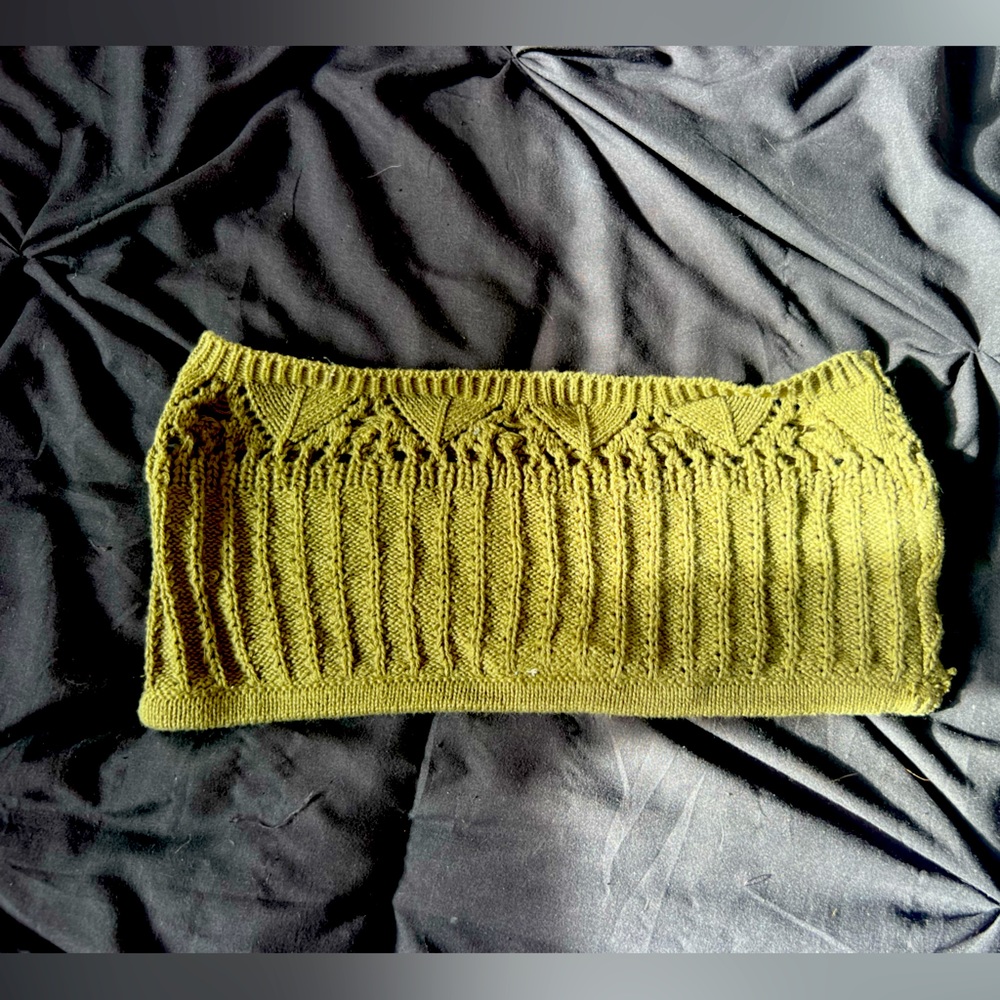 Green knitted tube top
